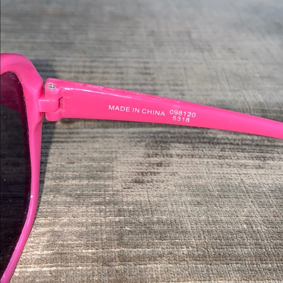 Children’s Place Sunglasses - Picture 3 of 7